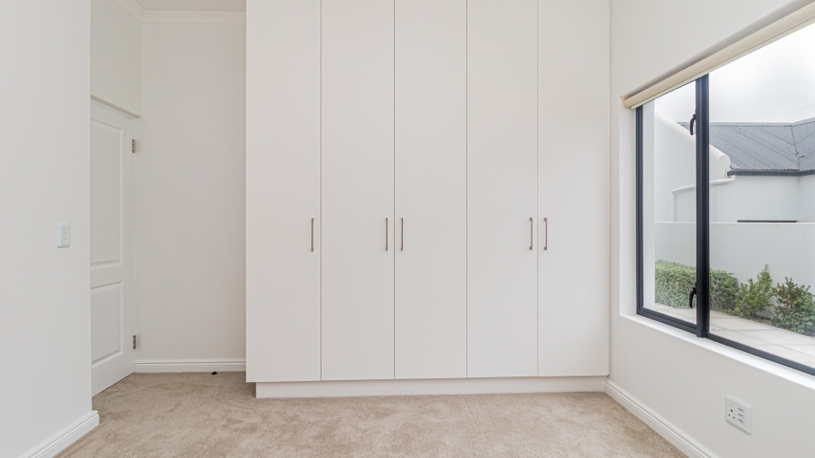 2 Bedroom Property for Sale in Middedorp Western Cape